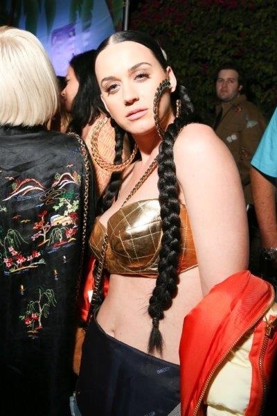 Katy Perry'nin Moschino Görünümleri