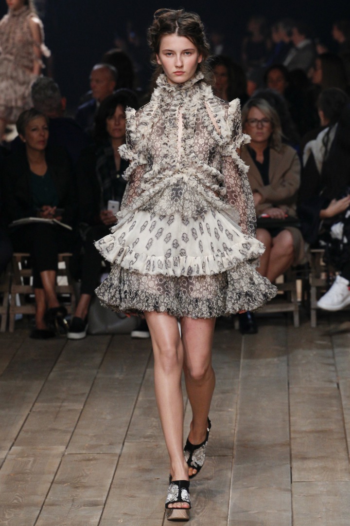 Alexander McQueen 2016 İlkbahar/Yaz