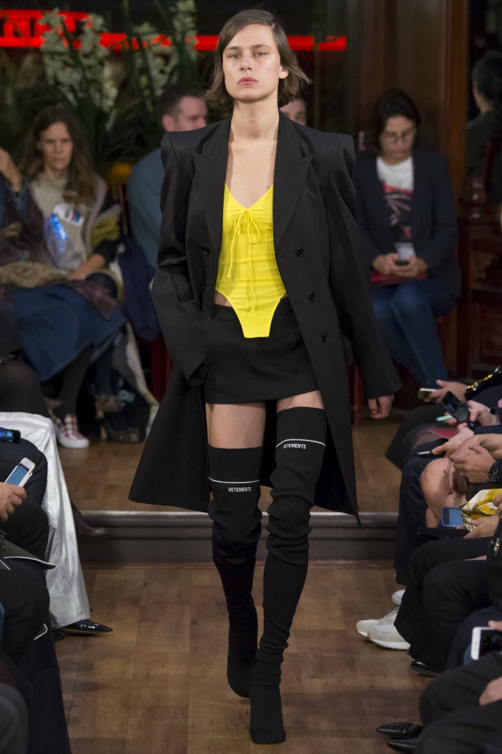 Vetements 2016 İlkbahar/Yaz