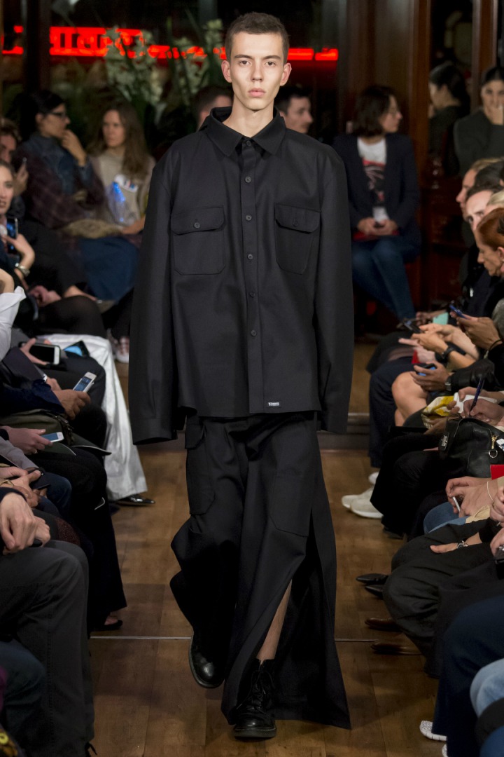 Vetements 2016 İlkbahar/Yaz