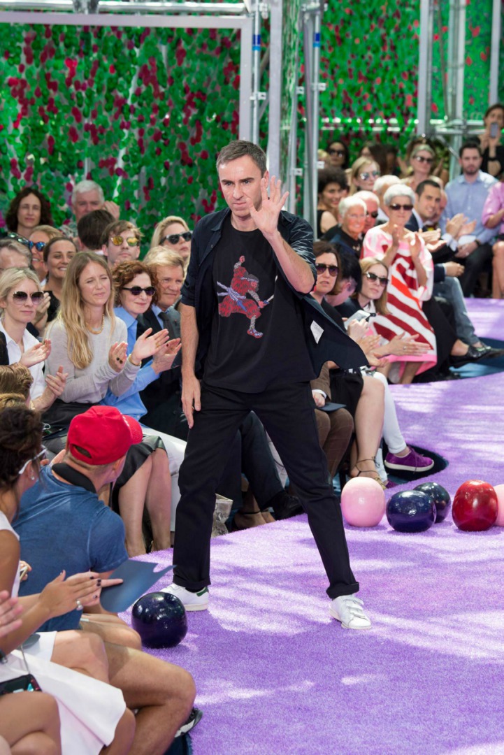 Raf Simons'ın Dior Podyumundaki Unutulmaz Anları