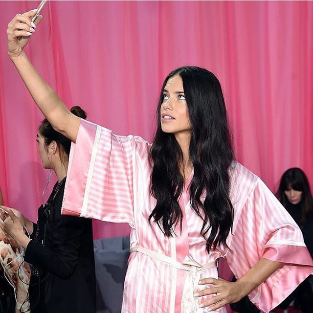 Adriana Lima'dan Kendall Jenner'a Instagram'da Victoria's Secret Melekleri