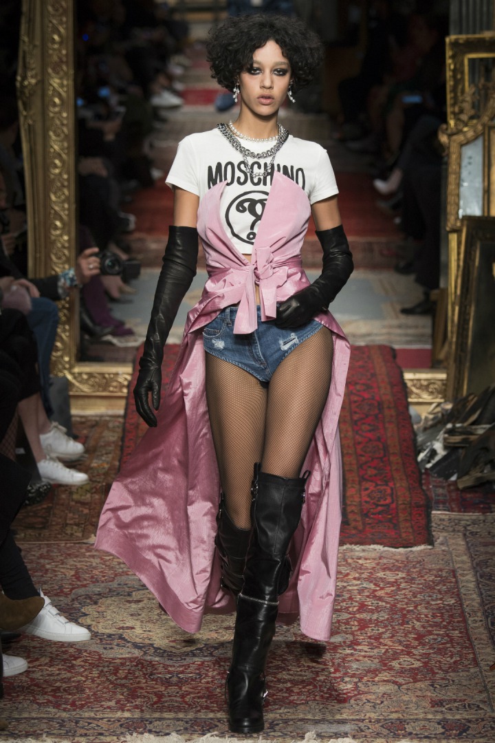 Moschino 2016-17 Sonbahar/Kış