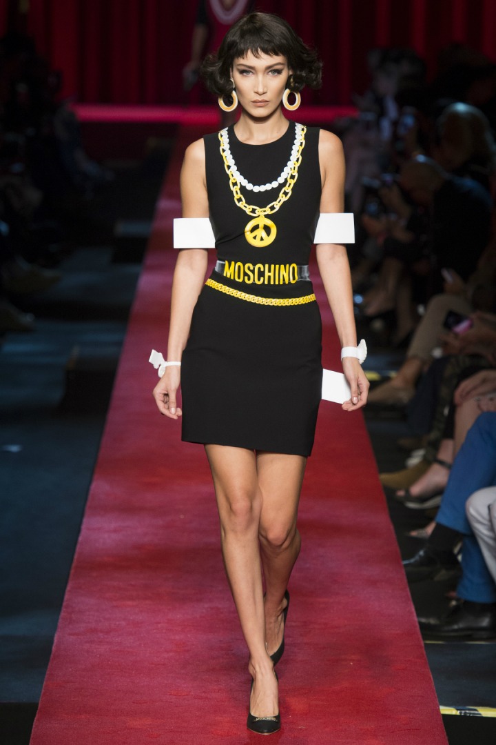 Moschino 2017 İlkbahar/Yaz