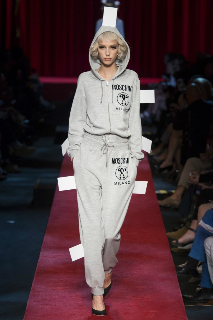 Moschino 2017 İlkbahar/Yaz