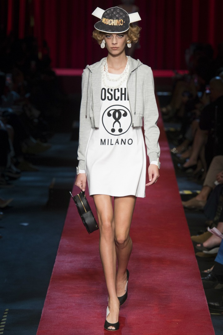 Moschino 2017 İlkbahar/Yaz