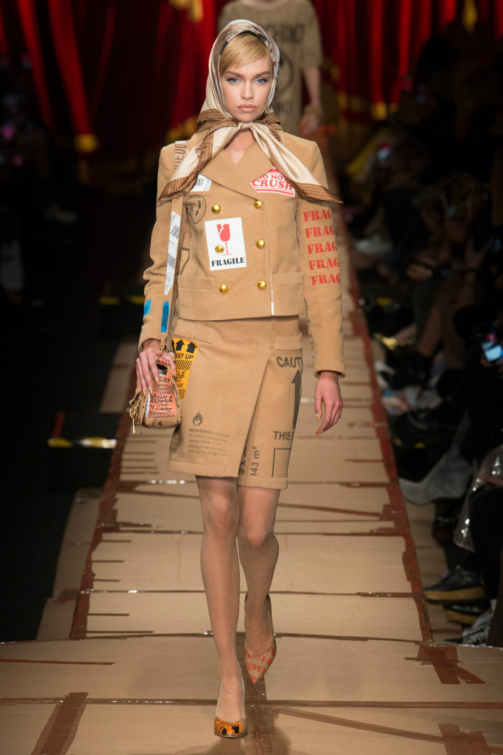 Moschino 2017-18 Sonbahar/Kış