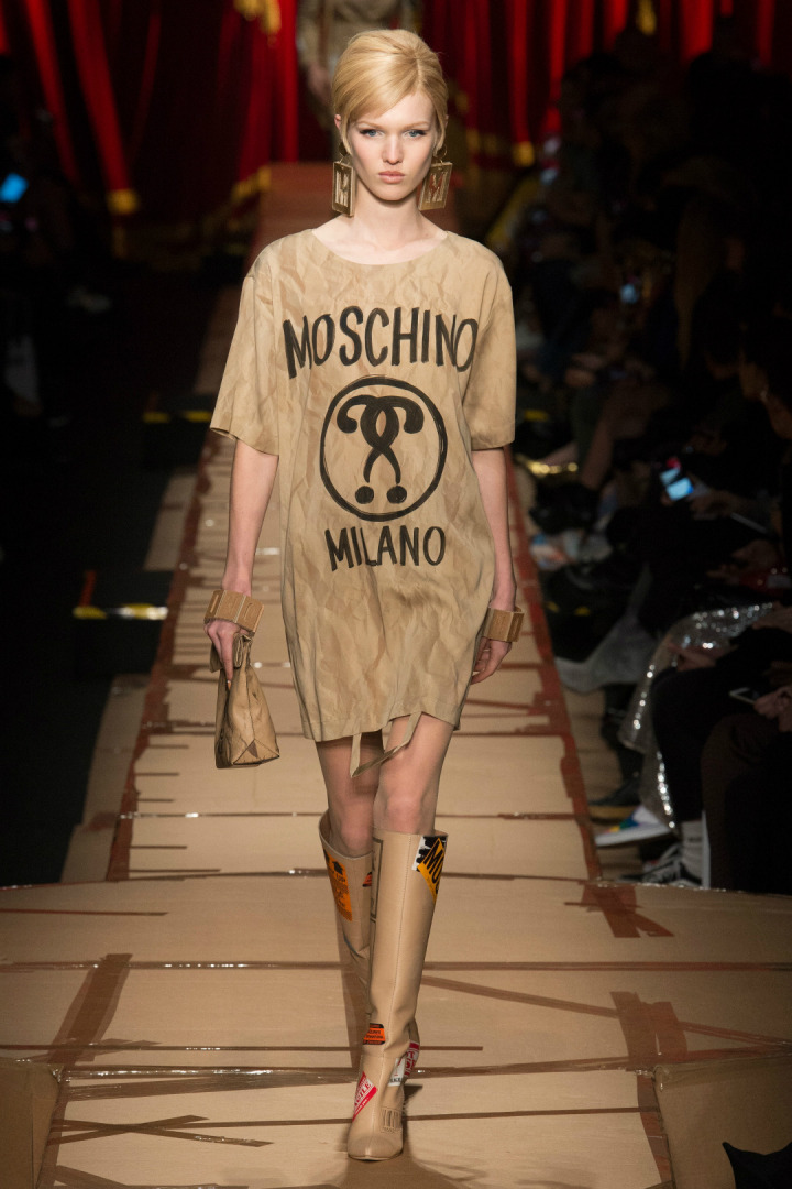 Moschino 2017-18 Sonbahar/Kış