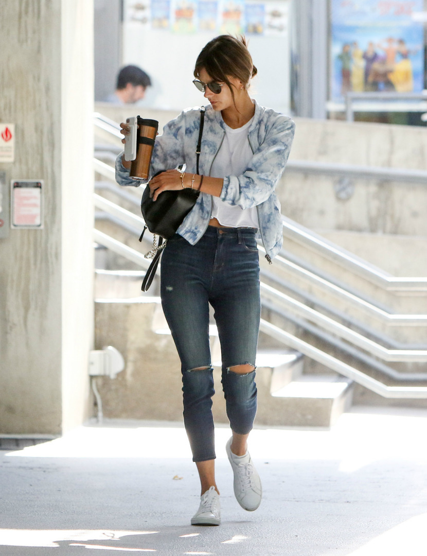 Alessandra Ambrosio'nun Denim Tutkusu