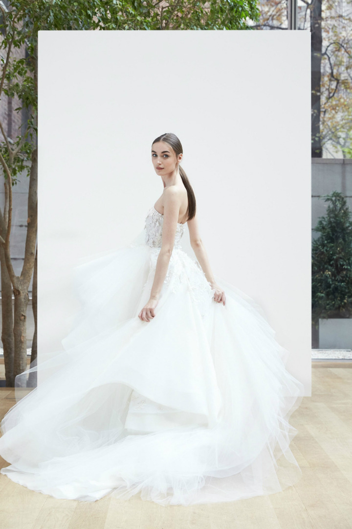 Oscar de la Renta 2018 İlkbahar/Yaz Gelinlik