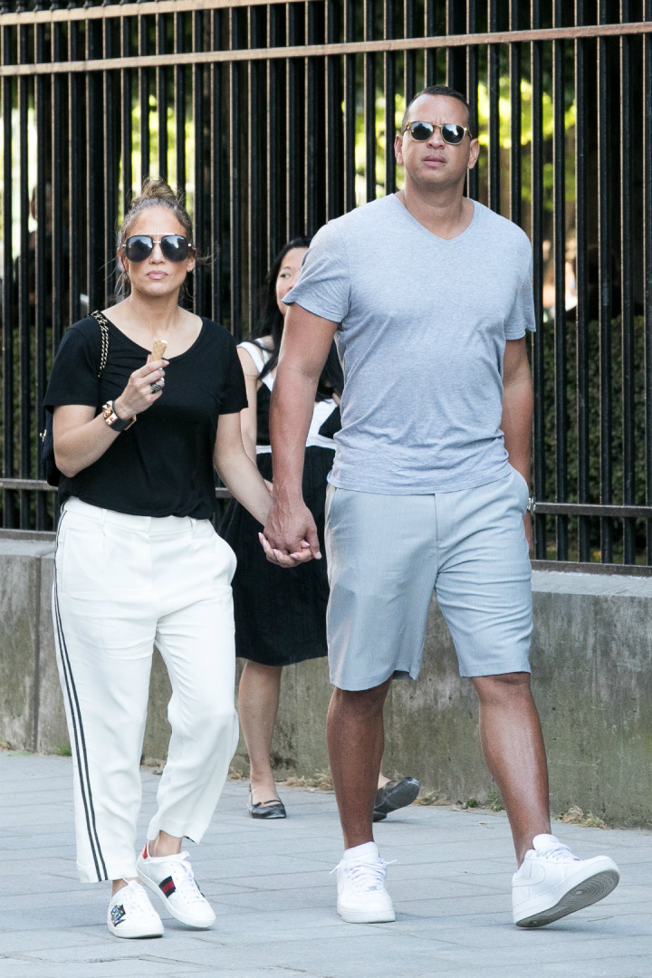 Jennifer Lopez ve Alex Rodriguez'in Paris Çıkarması