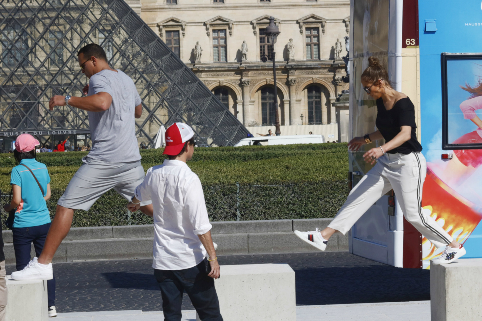 Jennifer Lopez ve Alex Rodriguez'in Paris Çıkarması