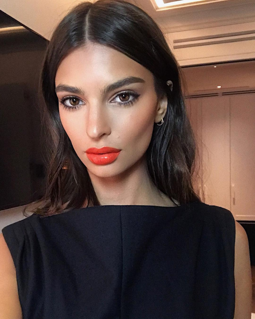 Emily Ratajkowski'nin Gece Güzelliği