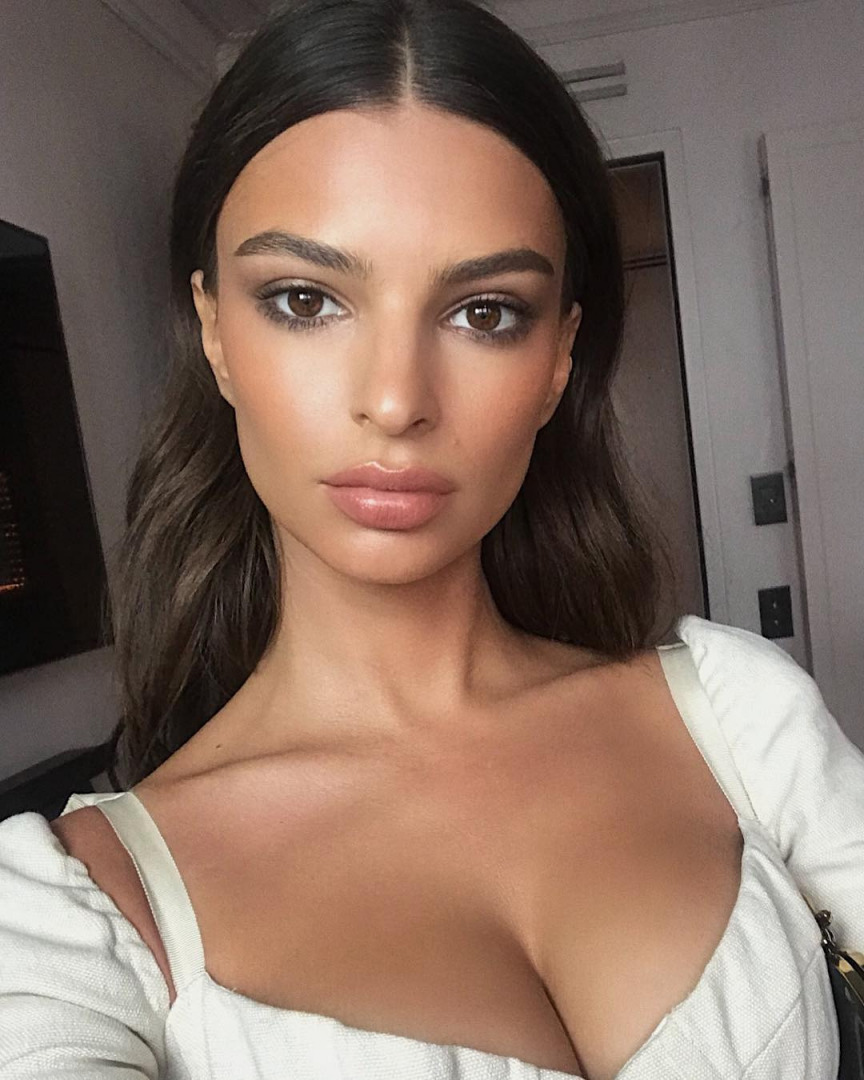 Emily Ratajkowski'nin Gece Güzelliği