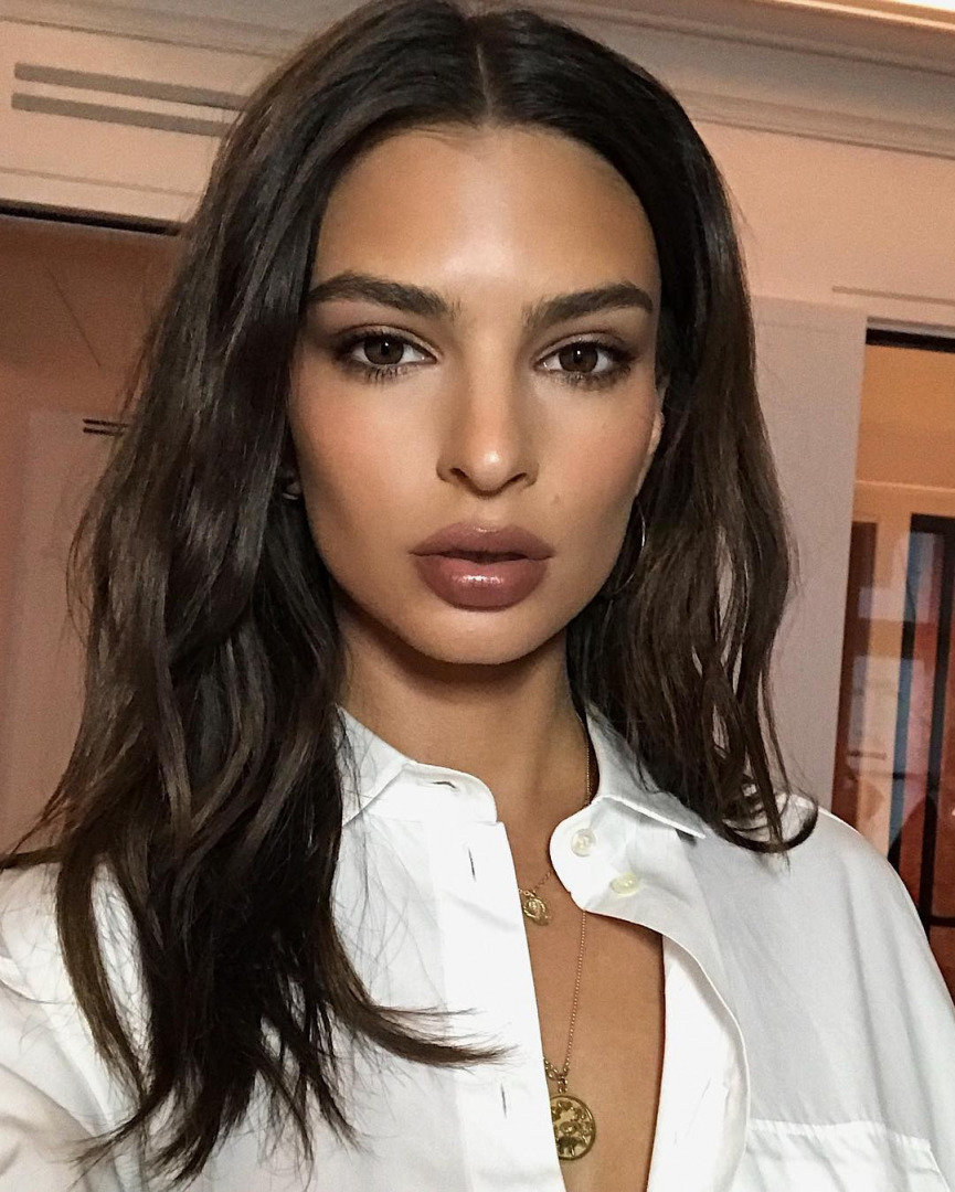 Emily Ratajkowski'nin Gece Güzelliği