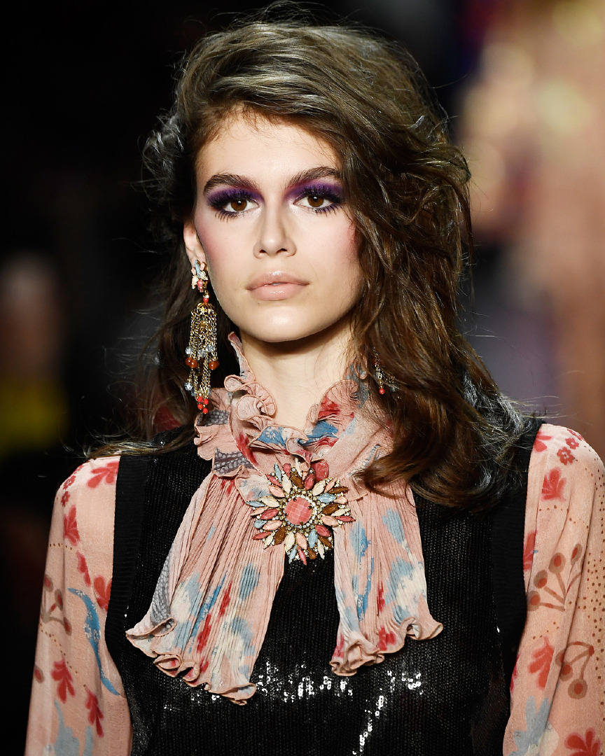 New York Moda Haftası'nın Dikkat Çeken Güzellik Detayları kaia gerber