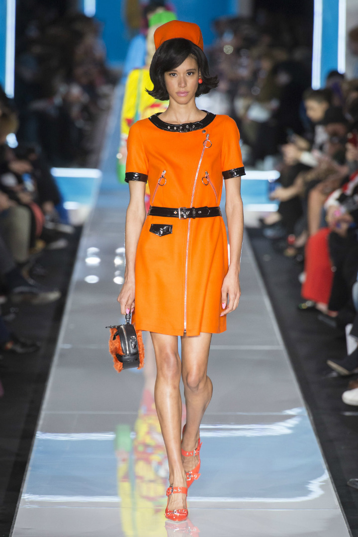 Moschino 2018-19 Sonbahar/Kış