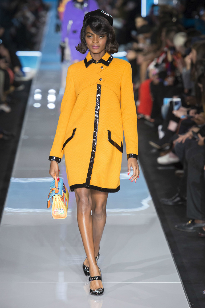 Moschino 2018-19 Sonbahar/Kış