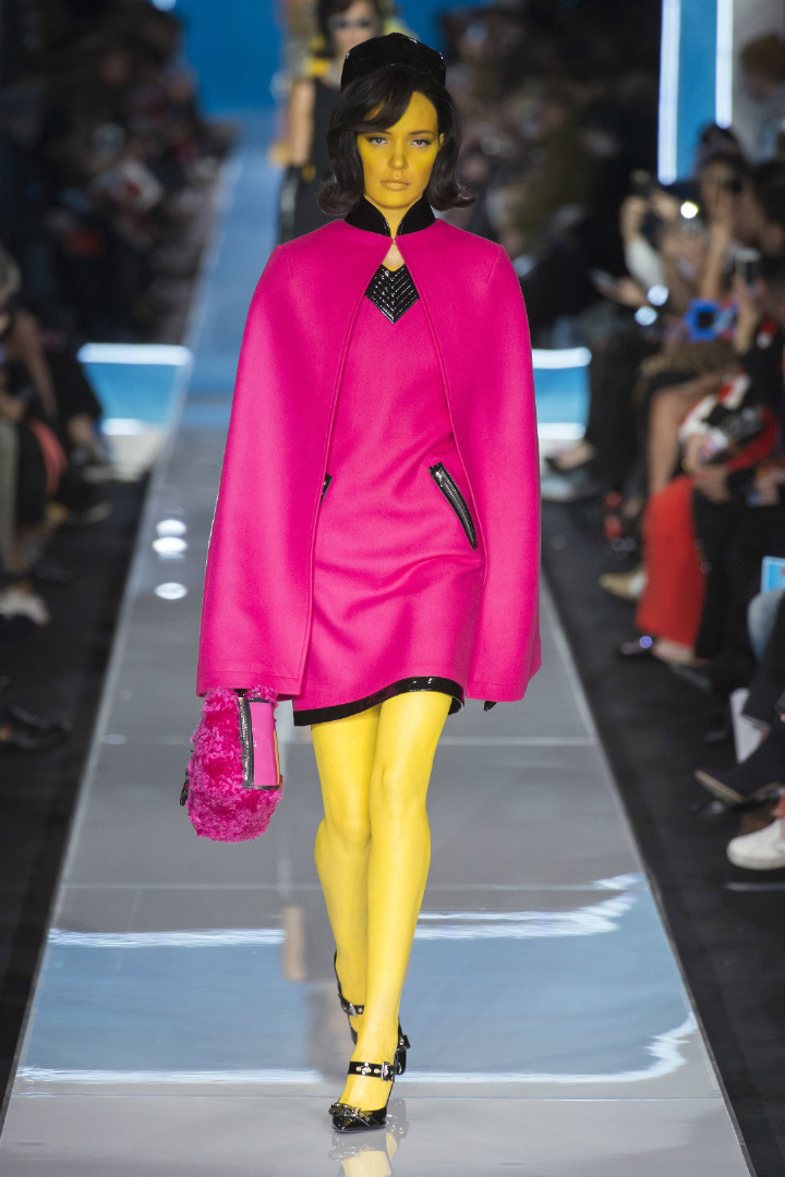 Moschino 2018-19 Sonbahar/Kış