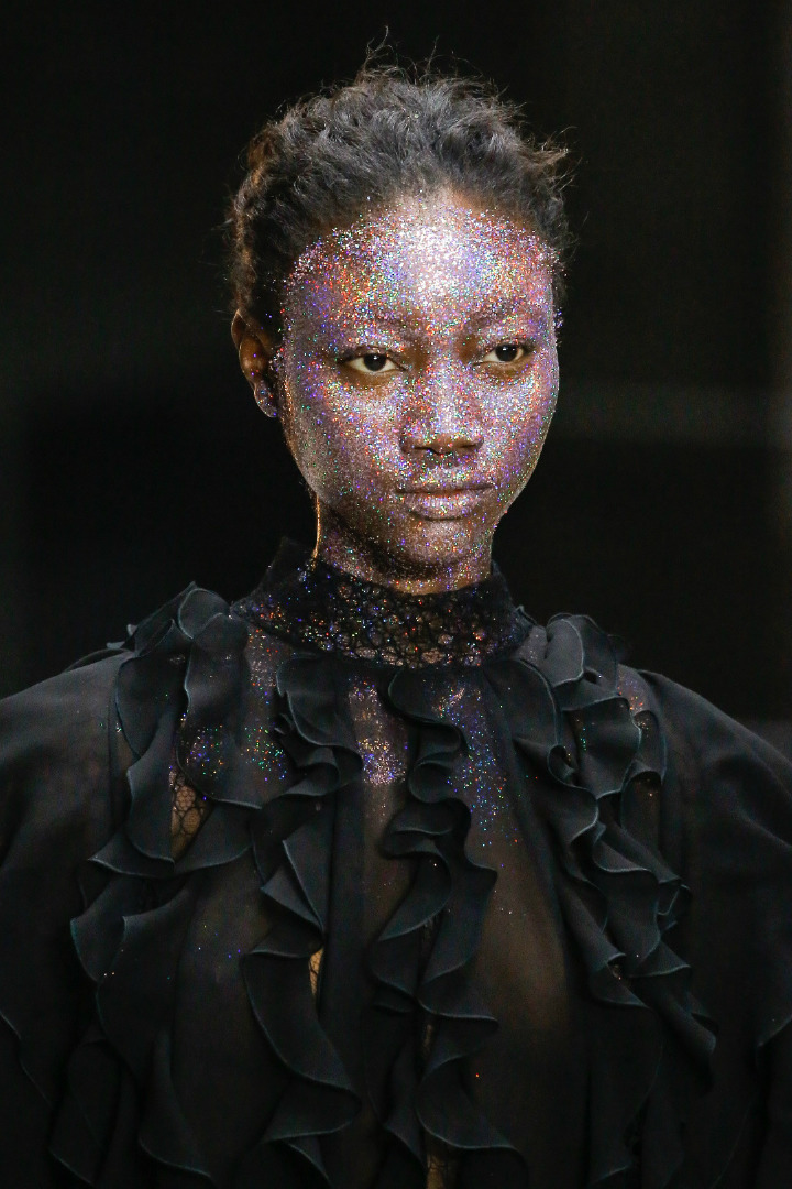 Paris Moda Haftasından Dikkat Çeken Güzellik Anları chanel