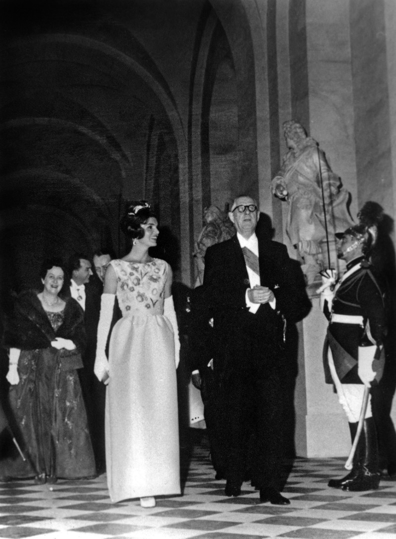 Hubert de Givenchy'nin Akıllara Kazınan En İkonik Tasarımları