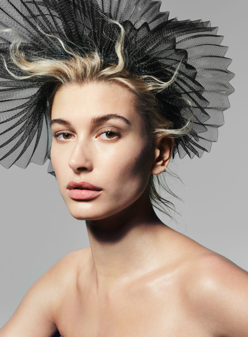 Ritmi Yakala: Hailey Baldwin Özgürlüğün Zirvesinde