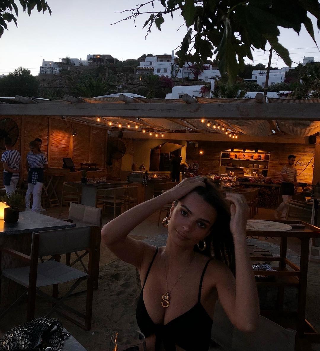 Kate Moss, Gigi Hadid ve Emily Ratajkowski'nin Mykonos Kaçamağı