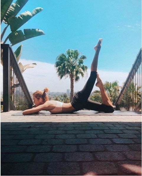 #FitnessFriday: Stella Maxwell'in İlham Veren Yoga Obsesyonu