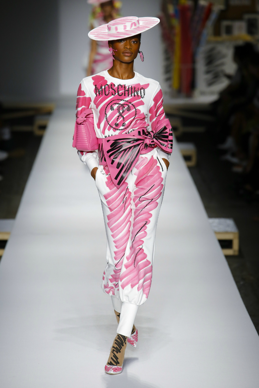 Moschino 2019 İlkbahar/Yaz