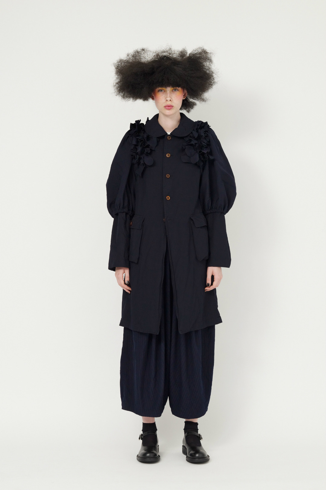 Comme des Garçons 2019 Resort 19 Kasım Comme des Garçons 2019 Resort | Vogue Türkiye