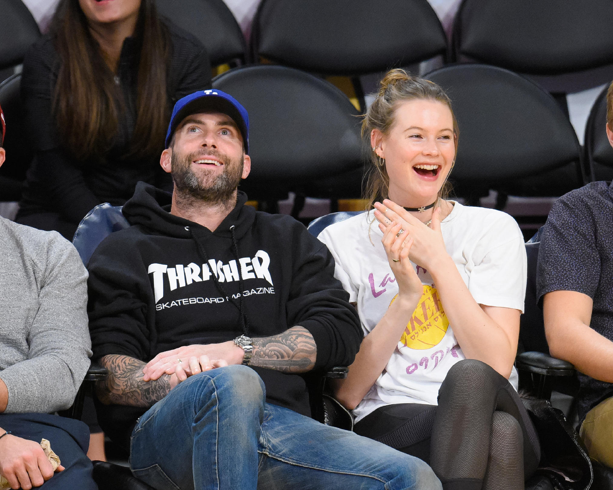 Behati Prinsloo ve Adam Levine'in Basketbol Randevusu