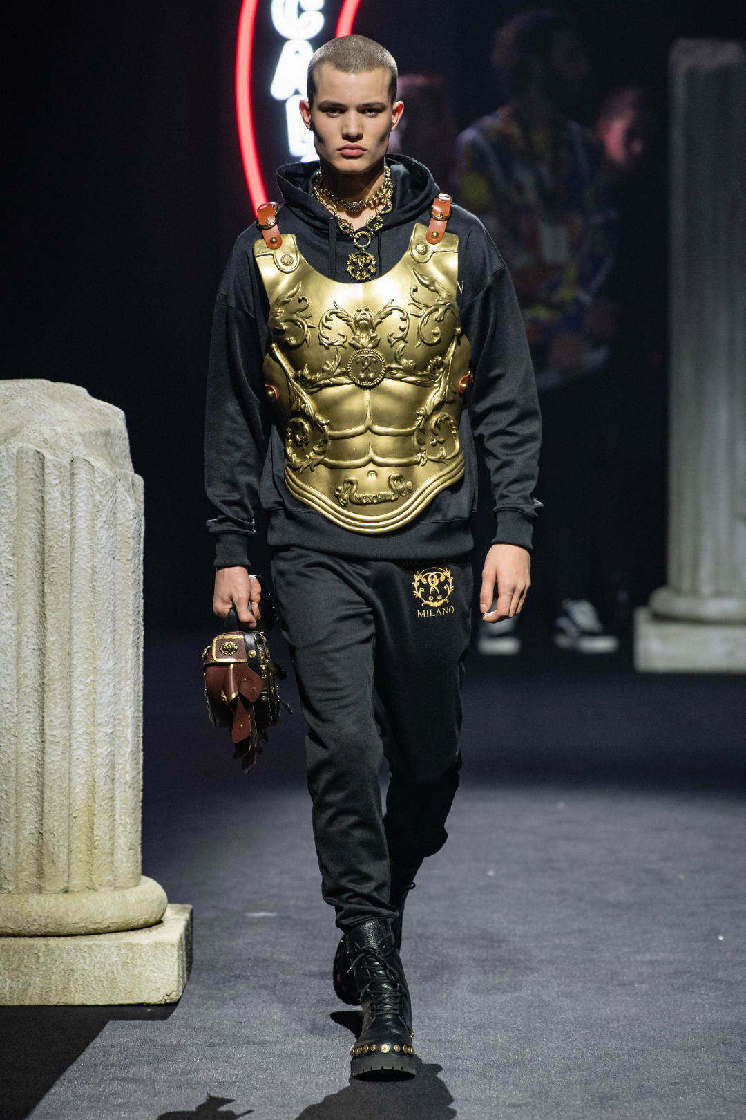 Moschino 2019-20 Sonbahar/Kış