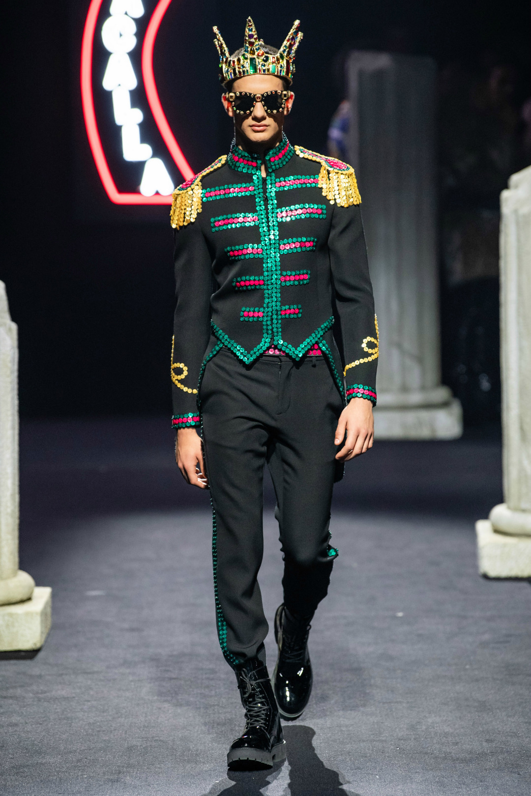 Moschino 2019-20 Sonbahar/Kış