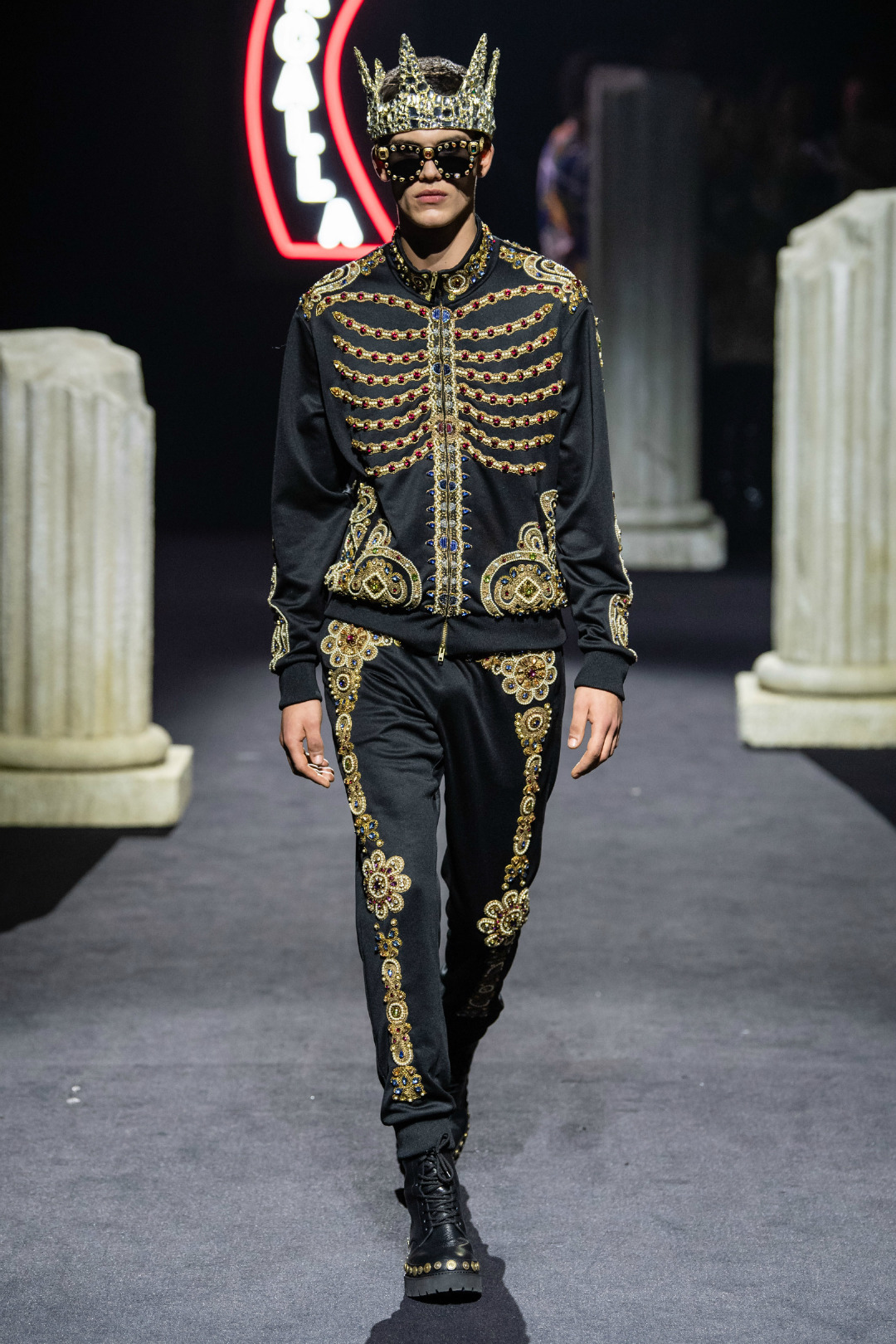 Moschino 2019-20 Sonbahar/Kış