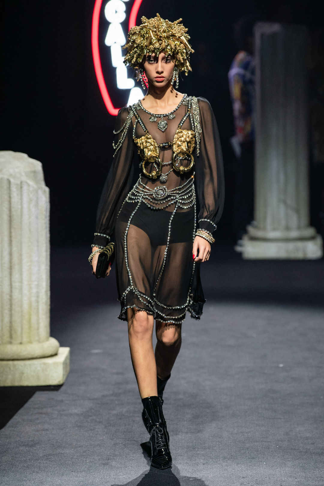 Moschino 2019-20 Sonbahar/Kış