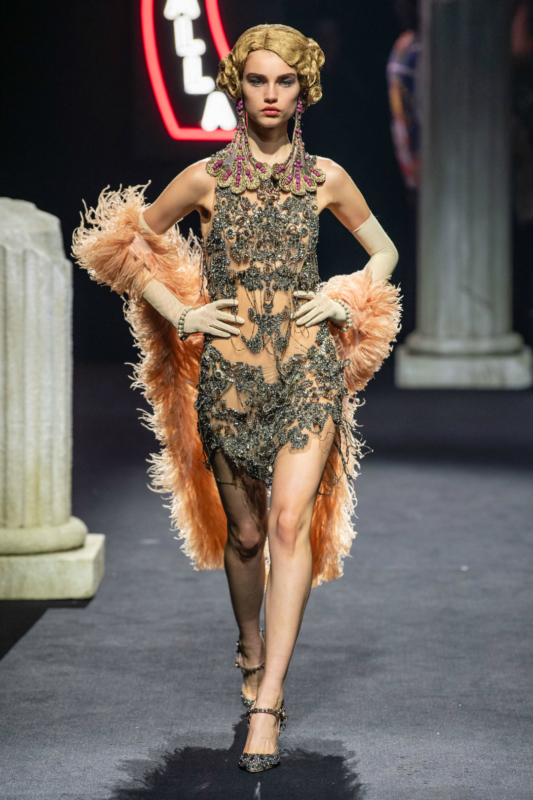 Moschino 2019-20 Sonbahar/Kış