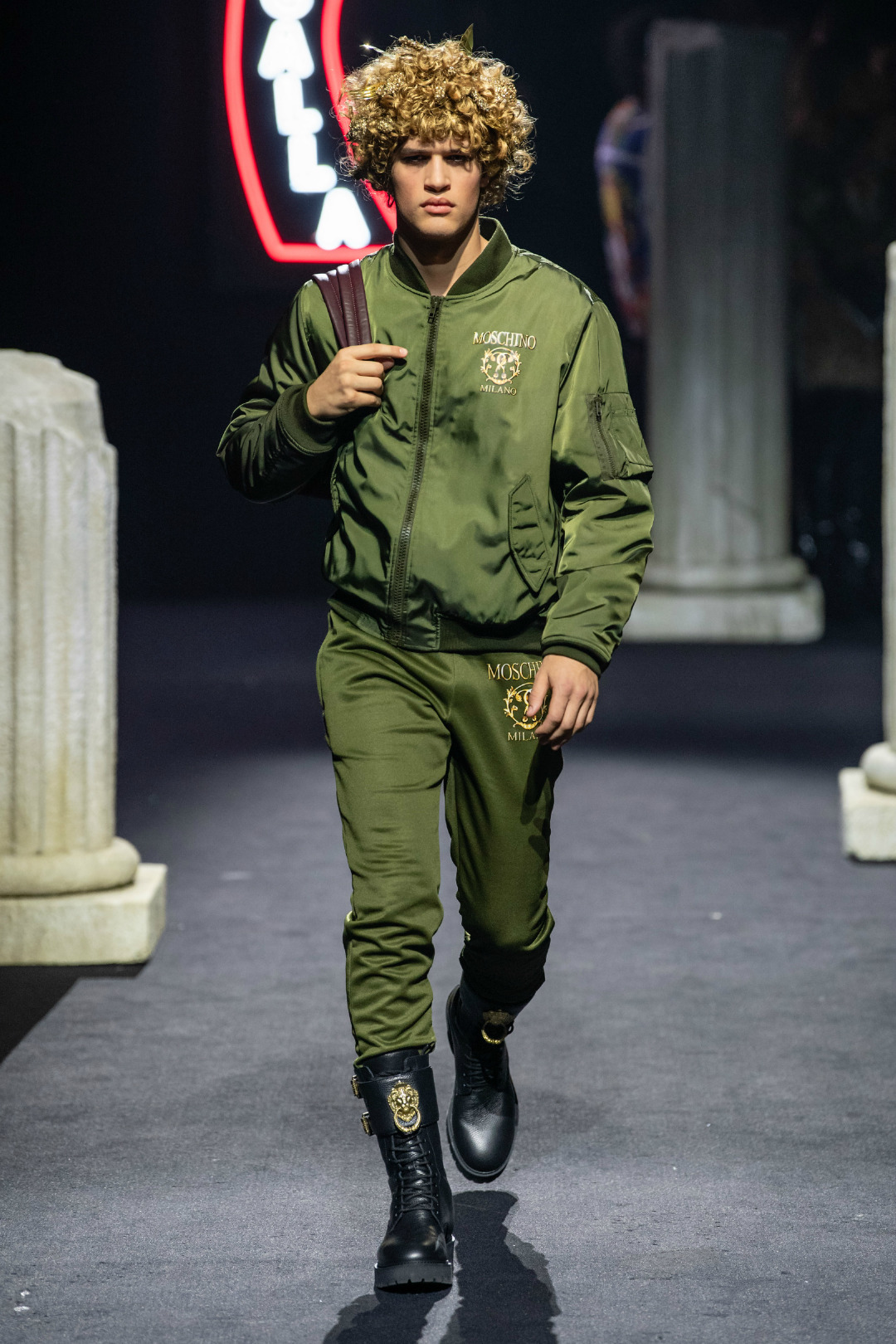 Moschino 2019-20 Sonbahar/Kış