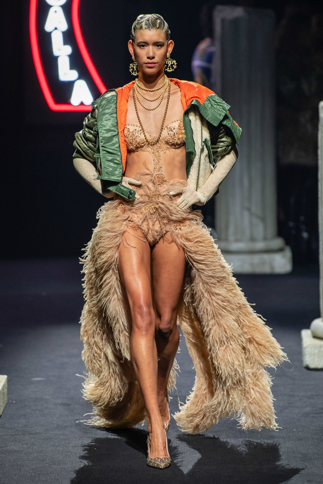 Moschino 2019-20 Sonbahar/Kış