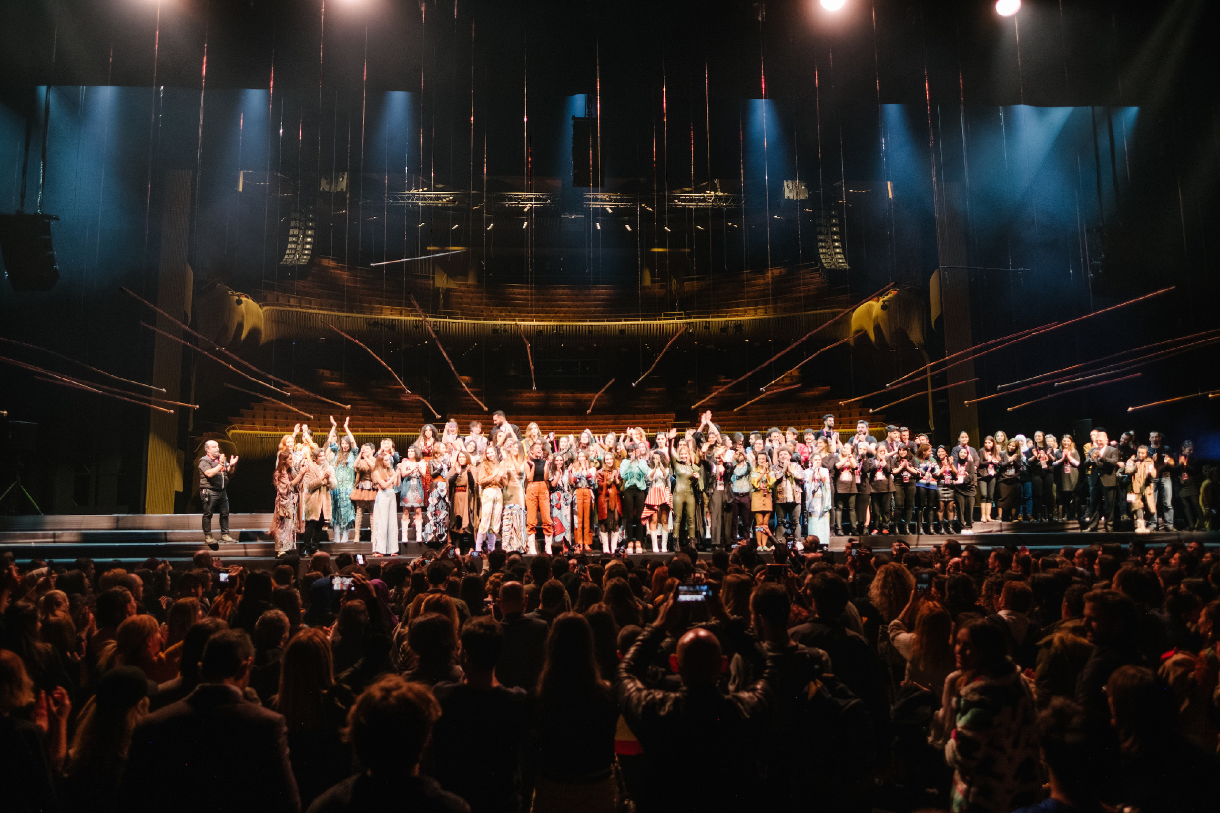 Bashaques'tan Modayı Sanatla Buluşturan Performans: The Truth