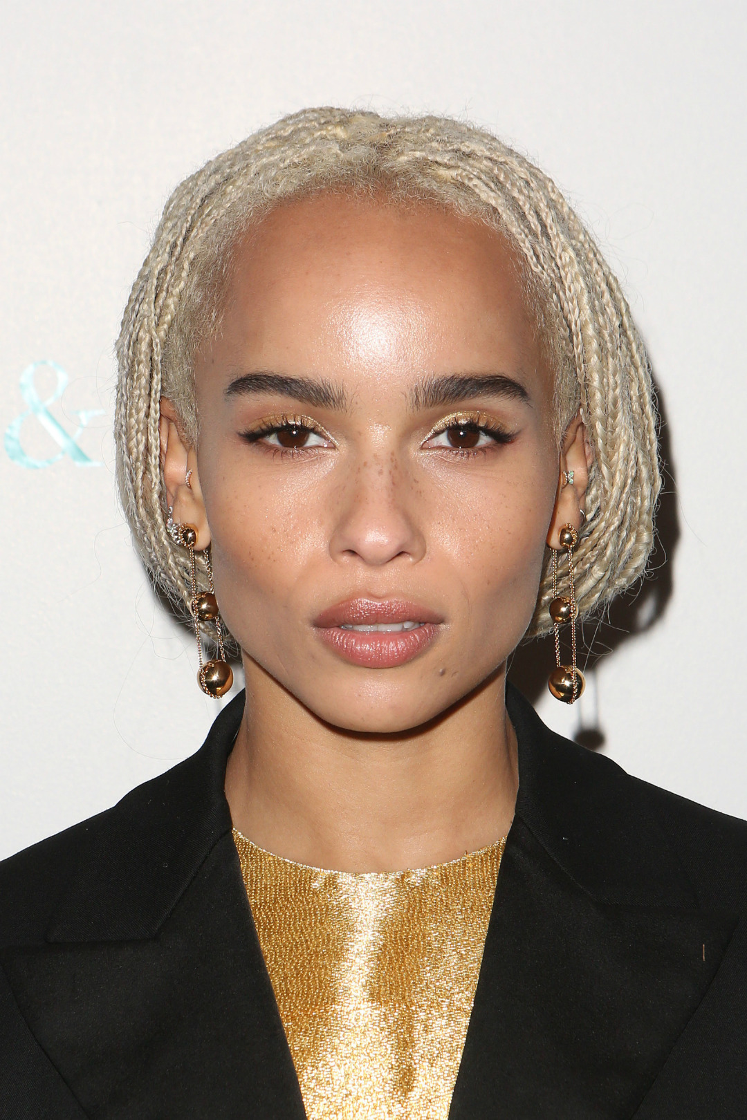 Zoë Kravitz’ten Örgülere 4 Yorum