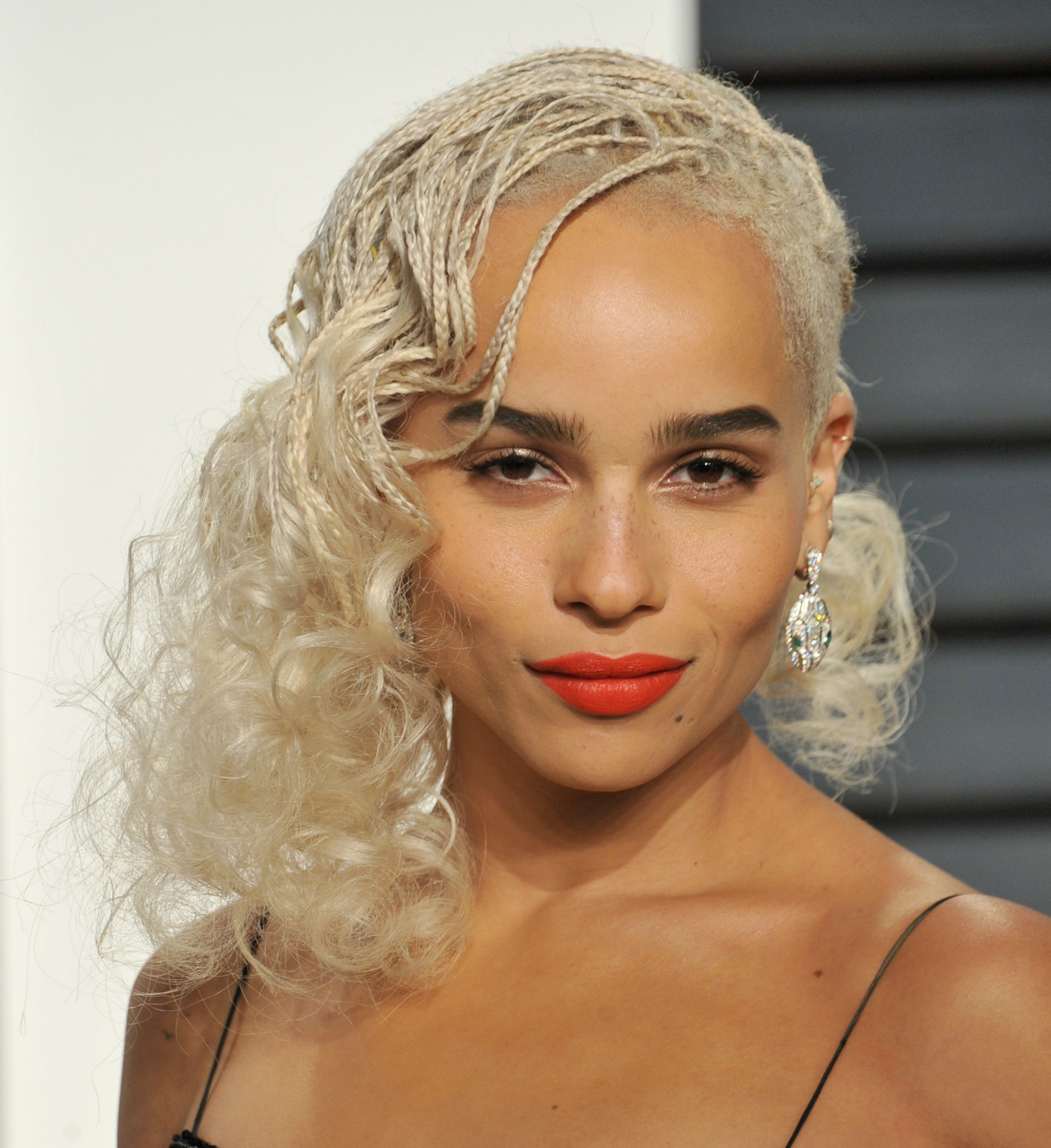 Zoë Kravitz’ten Örgülere 4 Yorum