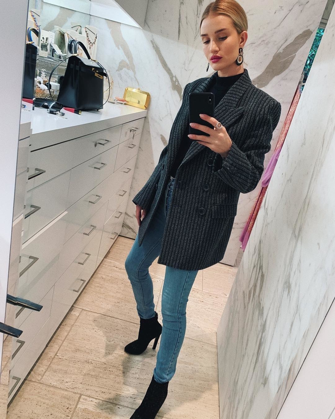 Rosie Huntington-Whiteley'in #MirrorSelfie Obsesyonu