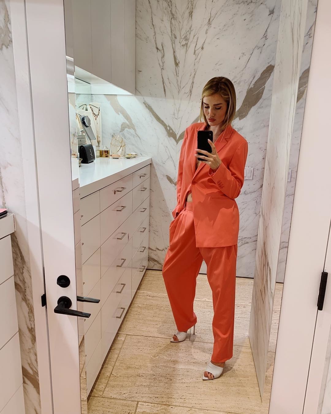 Rosie Huntington-Whiteley'in #MirrorSelfie Obsesyonu