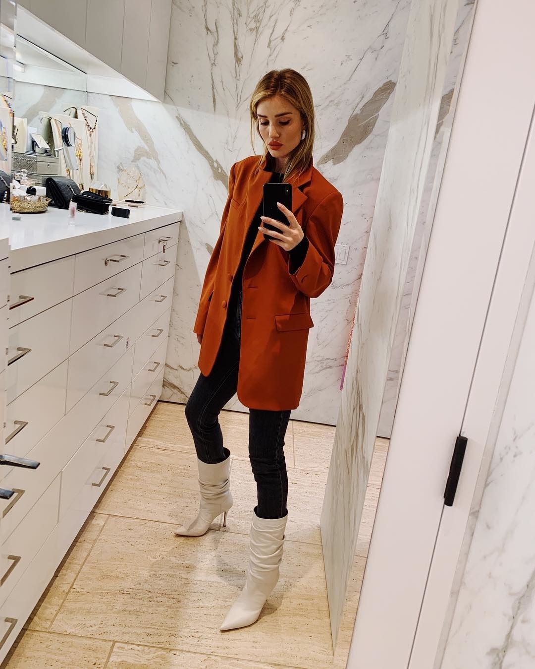 Rosie Huntington-Whiteley'in #MirrorSelfie Obsesyonu