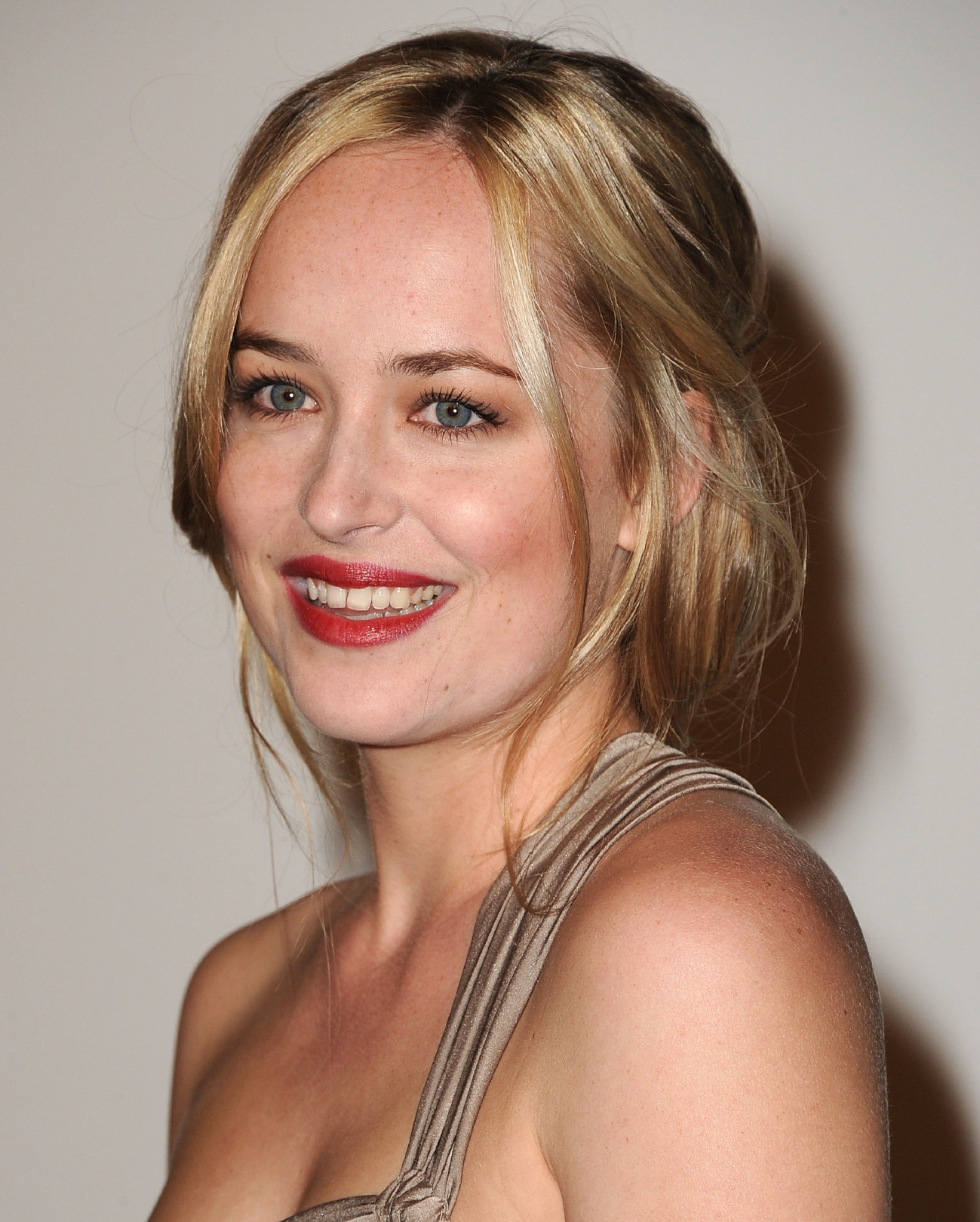 Stil ve Güzellik Dosyası: Dakota Johnson