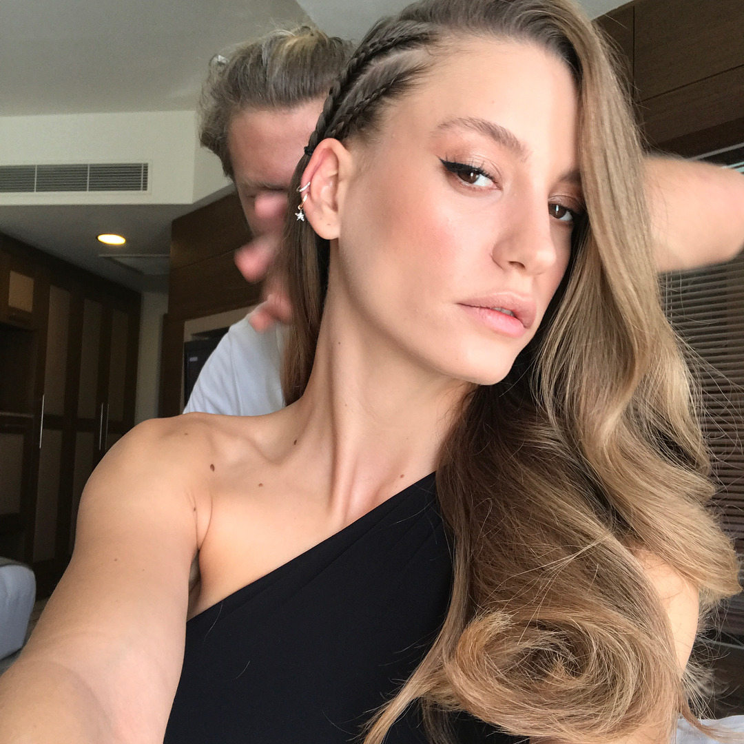 Serenay sarikaya sac rengi