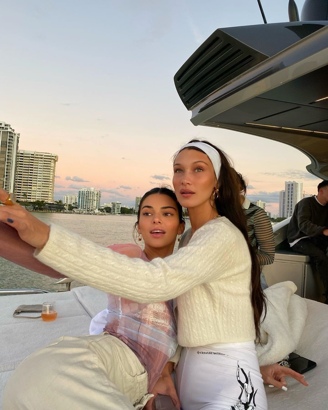 Kendall Jenner'dan Emili Sindlev'e Haftanın En İyi Moda Instagramları