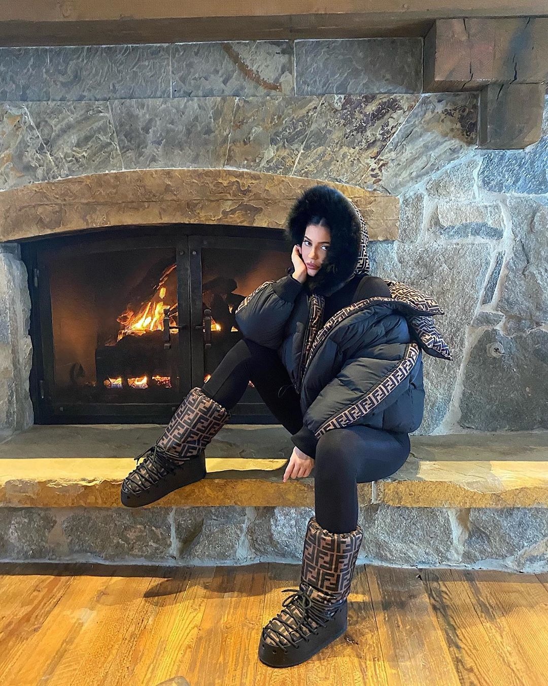 Kylie Jenner Kayak Tatilinde, Yüksek Modanın Çekim Alanında