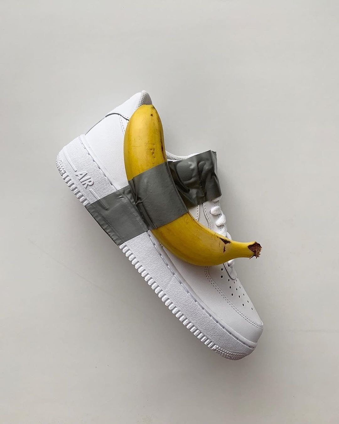 Instagram'ın Yeni Sanat Akımı: Cattelan Banana Challange