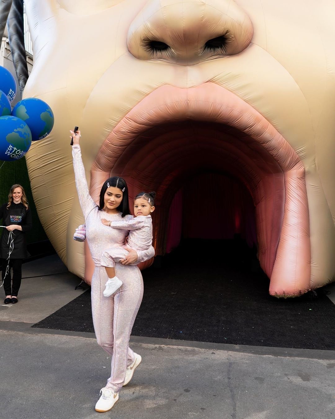 Kylie Jenner'dan Kızı Stormi'ye Doğum Günü Partisi